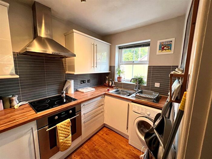 2 Bedroom Flat To Rent In Burton Road, Didsbury, Manchester, M20