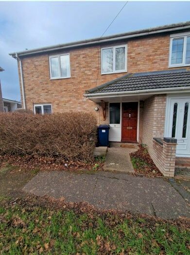 3 Bedroom Semi-Detached House To Rent In Springbrook, St Neots, PE19