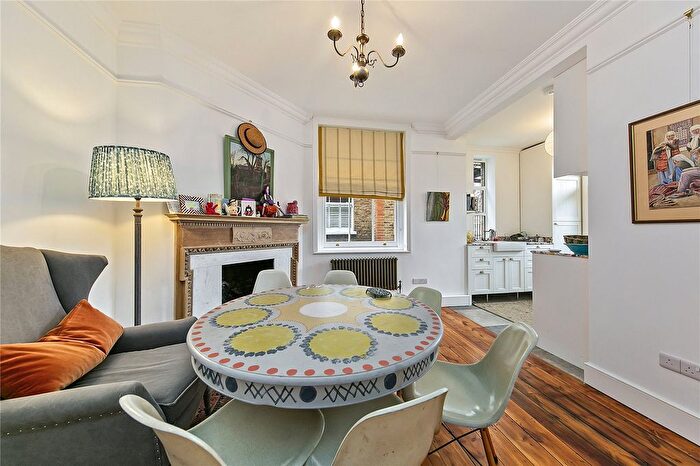 2 Bedroom Flat To Rent In Upper Richmond Road West, East Sheen, SW14