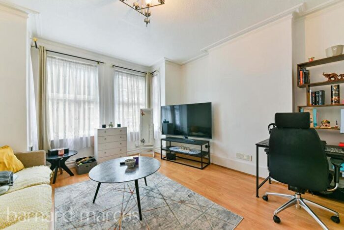 1 Bedroom Flat To Rent In Kingsdown Avenue, Ealing, W13