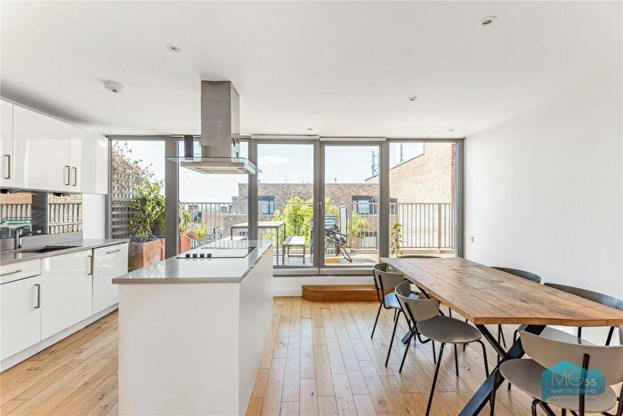 3 Bedroom Apartment To Rent In York Way, Camden, London, N7