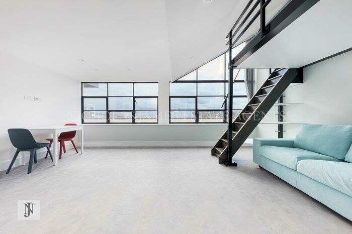 1 Bedroom Flat To Rent In Fyfield Road, Enfield, EN1