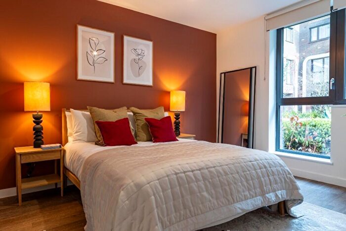 2 Bedroom Flat To Rent In Flat, Vanguard Way London, E17