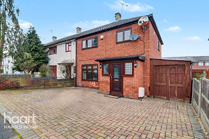 3 Bedroom End Of Terrace House For Sale In Hailsham Road, Harold Hill, RM3