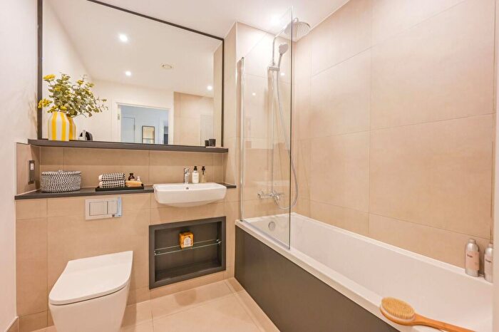 1 Bedroom Flat For Sale In Dagenham Green, Dagenham, RM9