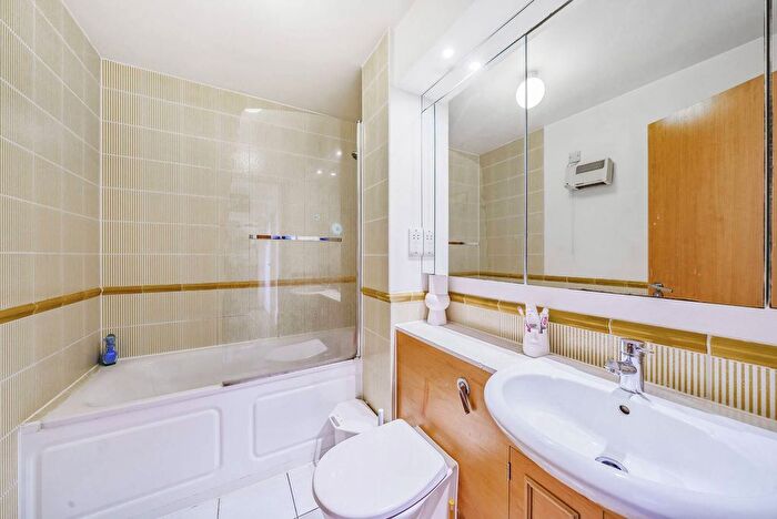 1 Bedroom Flat To Rent In Grange Yard, Bermondsey, London, SE1