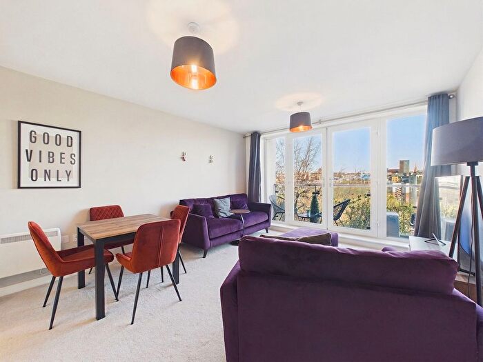 2 Bedroom Flat To Rent In Worsdell Drive, Gateshead, NE8