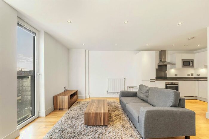 1 Bedroom Flat To Rent In Jubilee Court, Wood Wharf, Greenwich, London, SE10