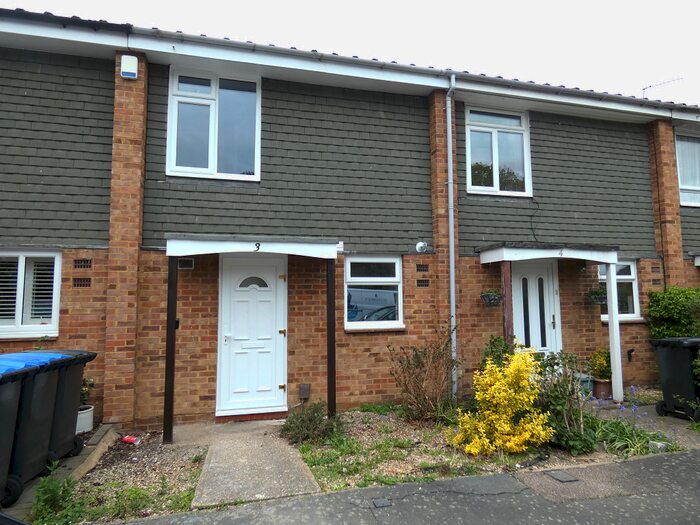 3 Bedroom Property To Rent In , Toldene, Knaphill, GU21