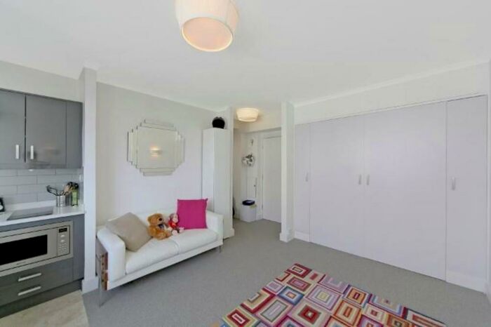 Studio To Rent In Gloucester Place, Marylebone, London, NW1