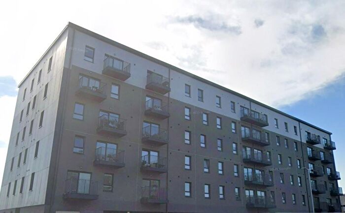 2 Bedroom Flat To Rent In / Thorter Loan, Dundee, DD1