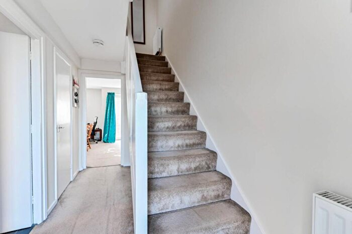 3 Bedroom Maisonette To Rent In Eric Close, Forest Gate, London, E7