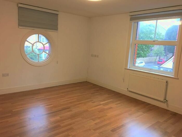 2 Bedroom Flat To Rent In Amherst Road, West Ealing, London, W13
