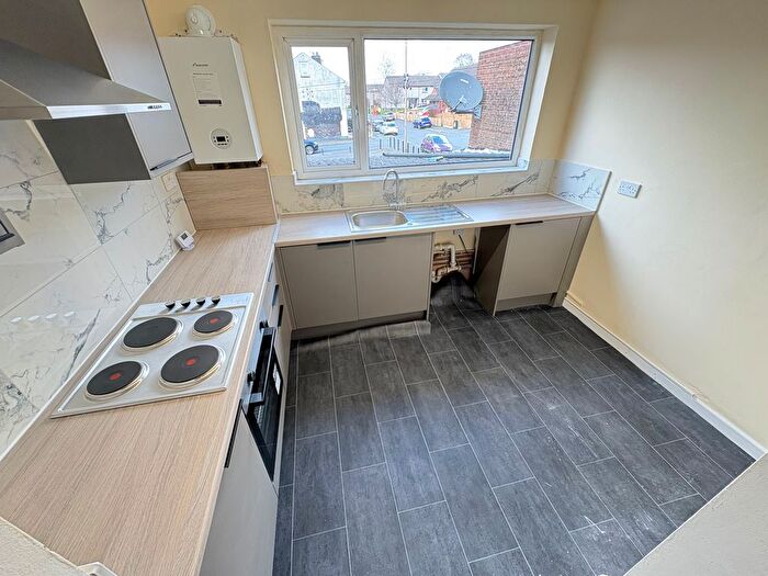 4 Bedroom Flat To Rent In Tongue Moor Road, Bolton, BL2