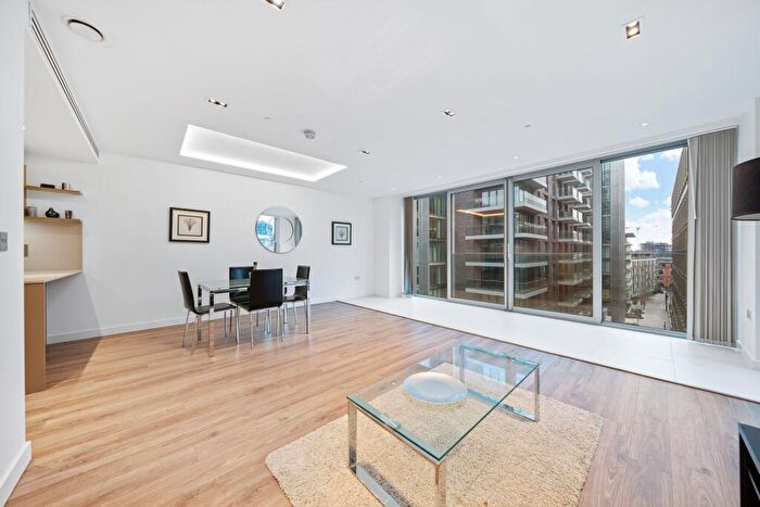 2 Bedroom Apartment To Rent In Satin House, Piazza Walk, London, E1