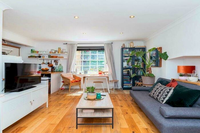 1 Bedroom Flat To Rent In Christchurch Road, Crouch End, N8