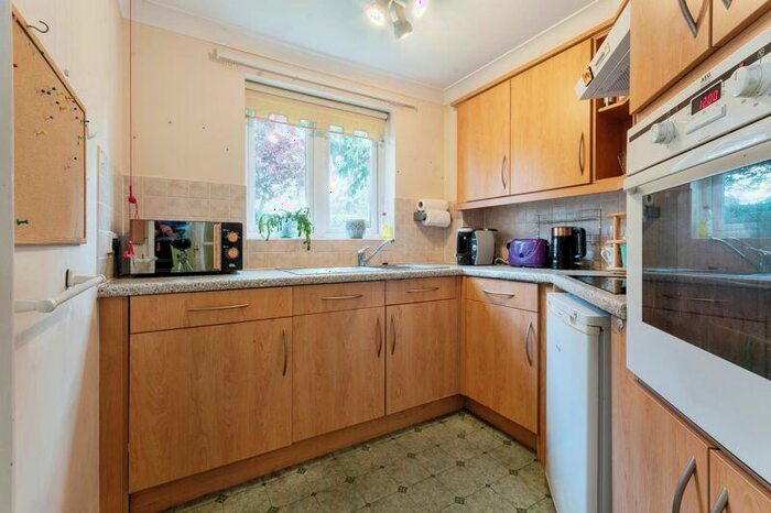 2 Bedroom Retirement Property For Sale In Lalgates Court, Northampton, NN5