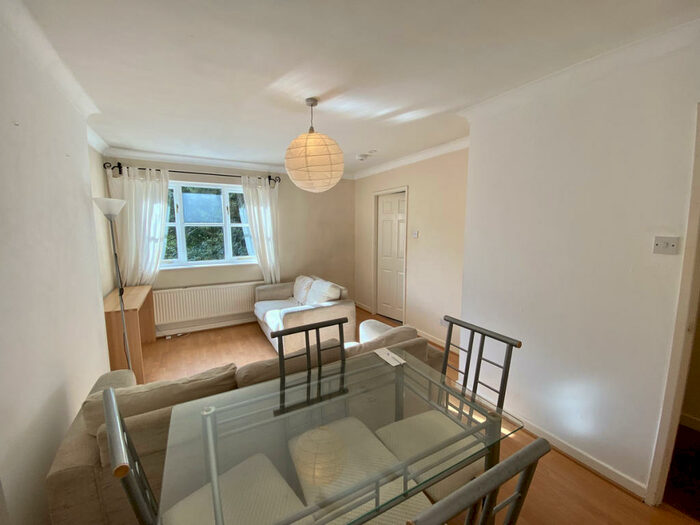 2 Bedroom Maisonette To Rent In Anchorside Close, Manchester, M21