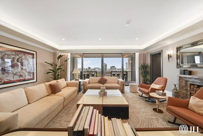 6 Bedroom Flat To Rent In Oak Lane, London, SW8