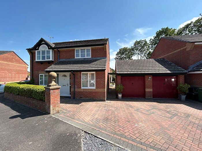 4 Bedroom Detached House For Sale In Fennel Way, Yeovil, Somerset, BA22