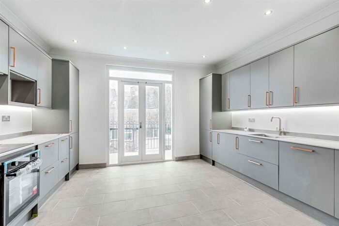 2 Bedroom Flat To Rent In Ashley Road, London, N19