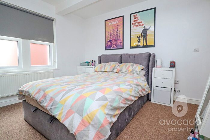 2 Bedroom Flat For Sale In Farnborough Road, Farnborough, Hampshire, GU14
