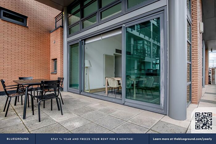 3 Bedroom Flat To Rent In Old Street, London, EC1Y