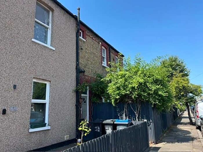 1 Bedroom Flat To Rent In Devonshire Road, Colliers Wood, SW19
