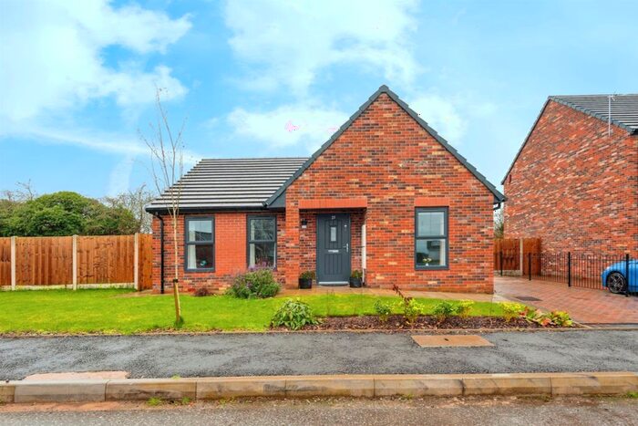 2 Bedroom Detached Bungalow For Sale In Higher Heyes Drive, Kingsley, Frodsham, WA6