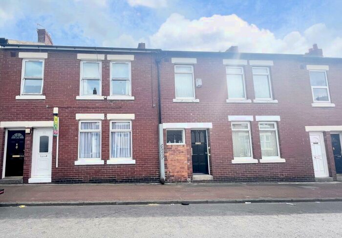 2 Bedroom Flat To Rent In Commercial Road, Newcastle, NE6