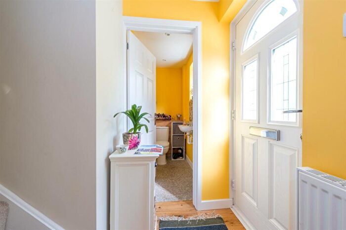 3 Bedroom Terraced House For Sale In Meadows Way, Hadleigh, IP7