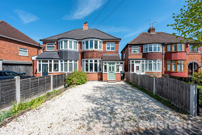 3 Bedroom Semi Detached House For Sale In Kingshurst Road, Northfield, Birmingham, B31