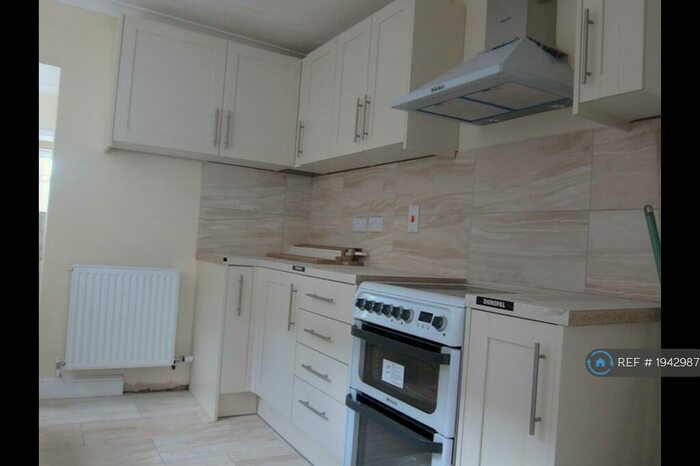 3 Bedroom Semi-Detached House To Rent In Hereward Road, Wisbech, PE13