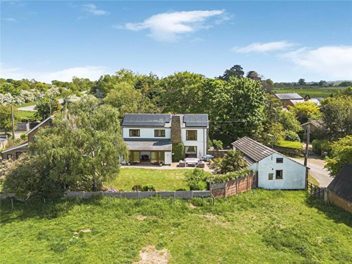 4 Bedroom Detached House For Sale In Upper Heyford, Northampton, NN7