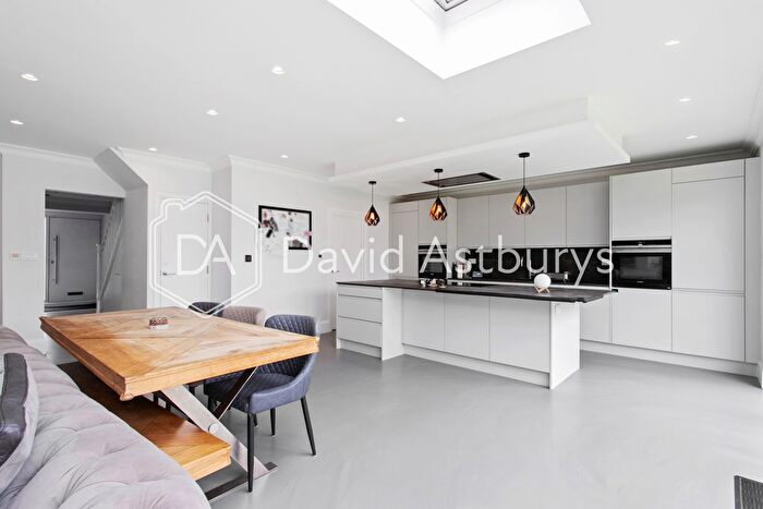 4 Bedroom Semi Detached House To Rent In Landra Gardens, Grange Park, London, N21