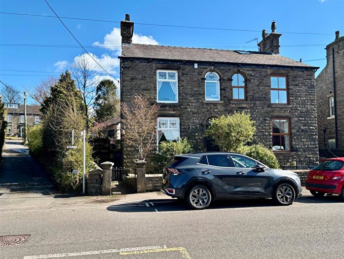 3 Bedroom Semi-Detached House For Sale In Hayfield Road, Hayfield, SK22