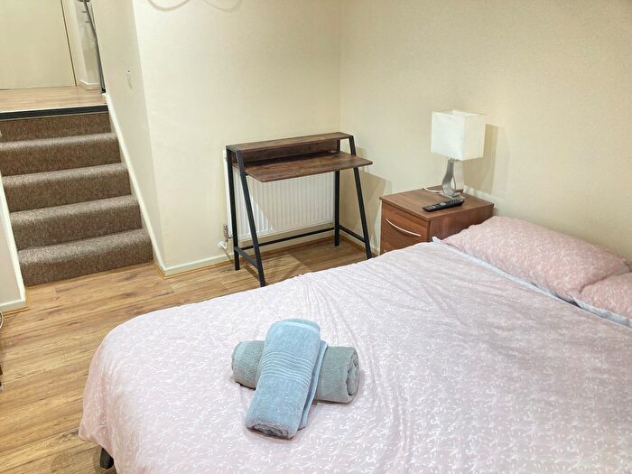 Studio To Rent In Very Near Sheldon Road Area, Willesden Green, NW2