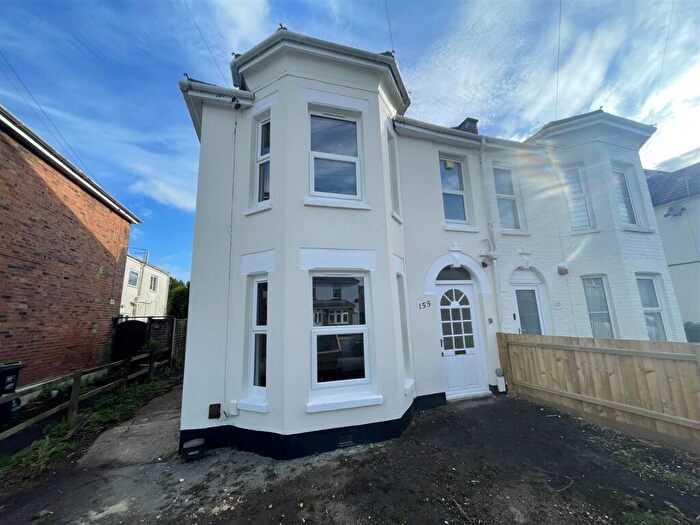 4 Bedroom Semi-Detached House To Rent In Charminster, Bournemouth, BH8