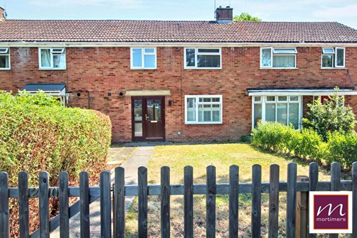 3 Bedroom Terraced House For Sale In Oakfield Road, Aylesbury, HP20