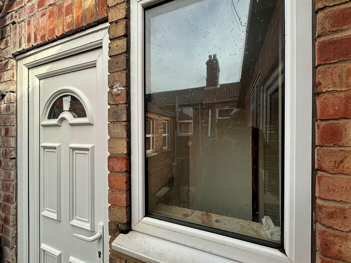 2 Bedroom Flat To Rent In Grimsby Road, Cleethorpes, DN35