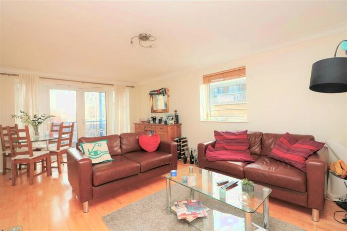 2 Bedroom Apartment To Rent In Unicorn Building, Jardine Road, E1W