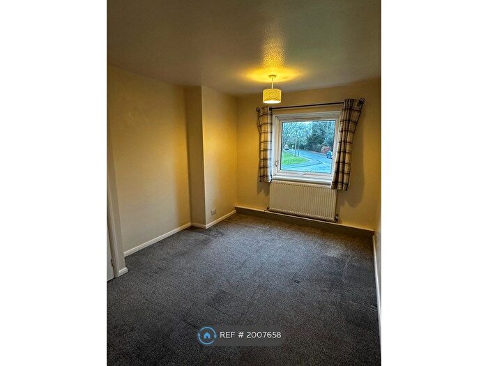 2 Bedroom Flat To Rent In Chiltington Court, Horsham, RH12