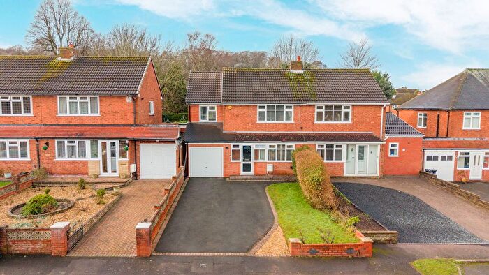 3 Bedroom Semi Detached House For Sale In Essex Avenue, Kingswinford, DY6