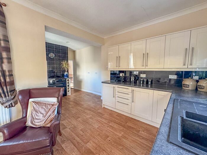 2 Bedroom Semi-Detached House For Sale In Aldermans Hill, Hockley, SS5