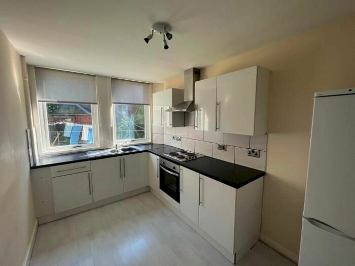 2 Bedroom Flat To Rent In Pitkerro Road, Dundee, DD4