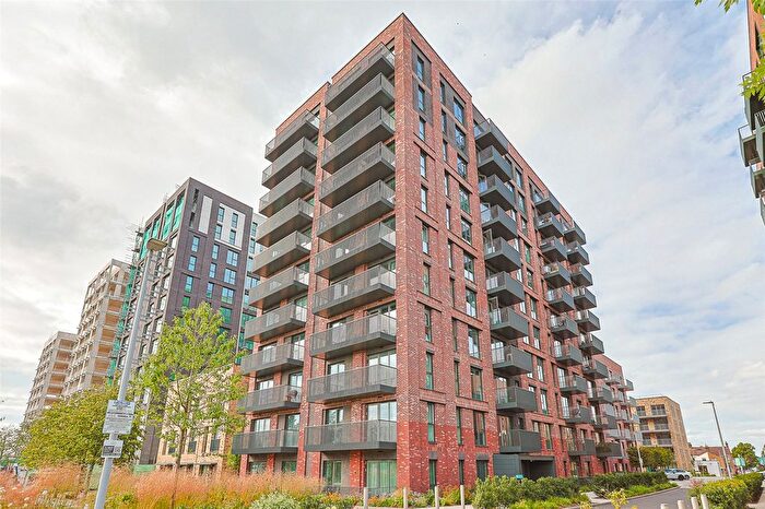 1 Bedroom Flat For Sale In Cedrus Avenue, Southall, UB1
