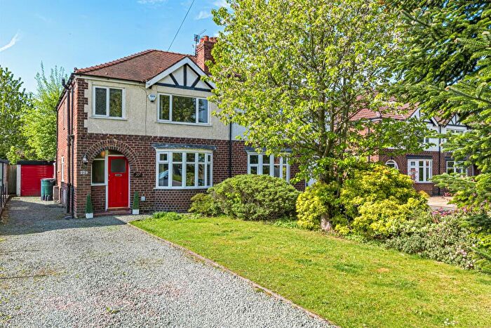 3 Bedroom Semi-Detached House For Sale In Hartford Road, Davenham, Northwich, CW9