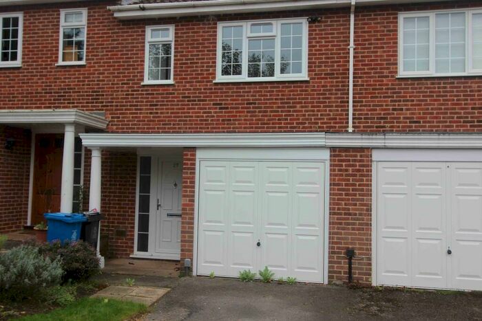 3 Bedroom House To Rent In Windsor, Balmoral Gardens - Unfurnished, SL4