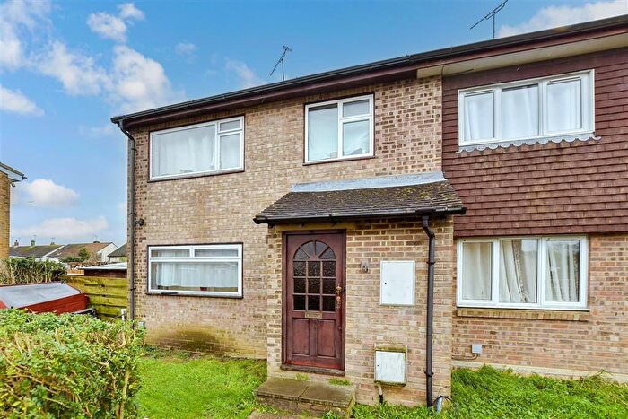 3 Bedroom End Of Terrace House For Sale In Elm Place, Ashford, Kent, TN23