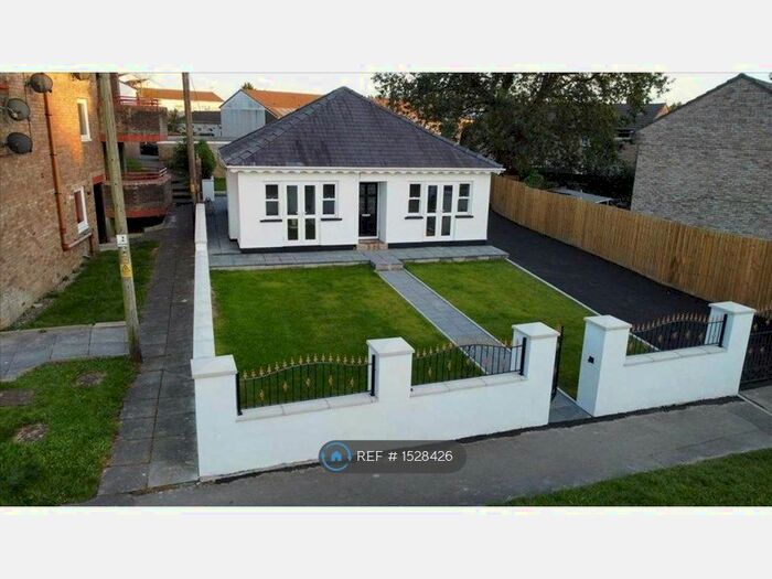 3 Bedroom Bungalow To Rent In Cowbridge Road, Talbot Green, Pontyclun, CF72